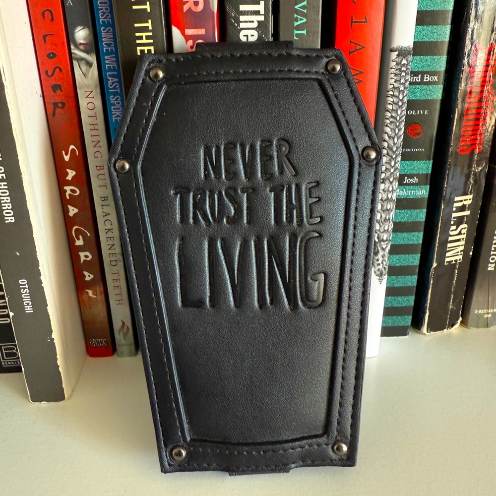 BlackCraft “Never Trust The Living” coffin cardholder wallet ⚰️